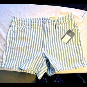NWT Universal Thread midi shorts